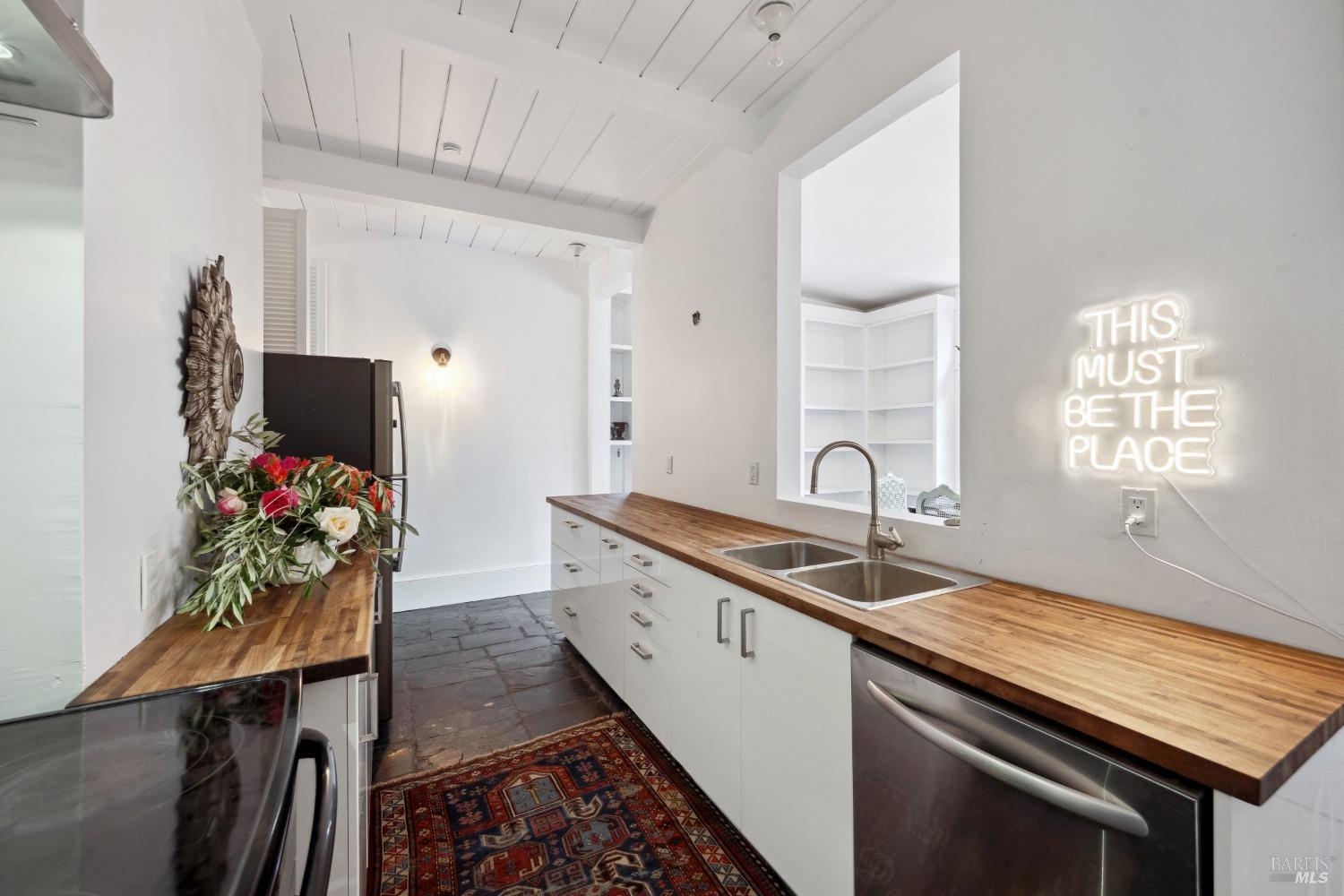 2035 Thornsberry Road