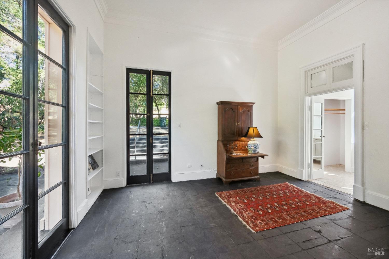 2035 Thornsberry Road