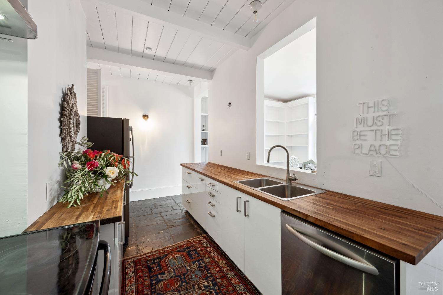 2035 Thornsberry Road