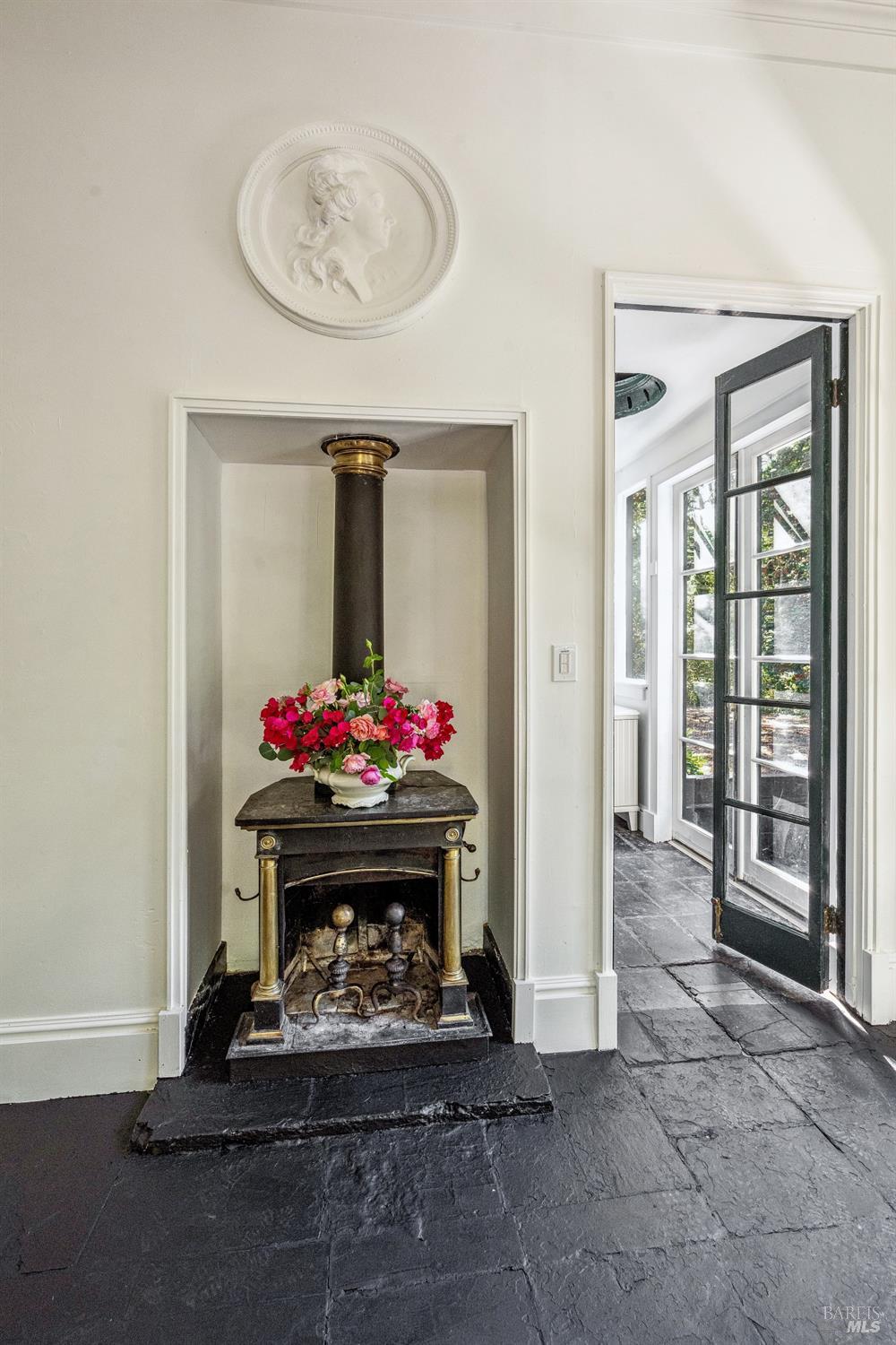 2035 Thornsberry Road