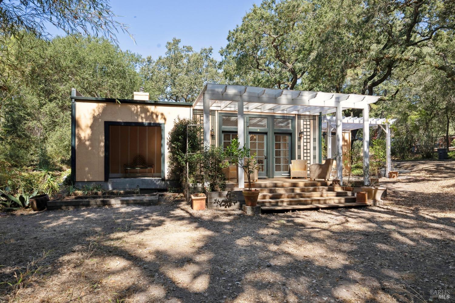 2035 Thornsberry Road