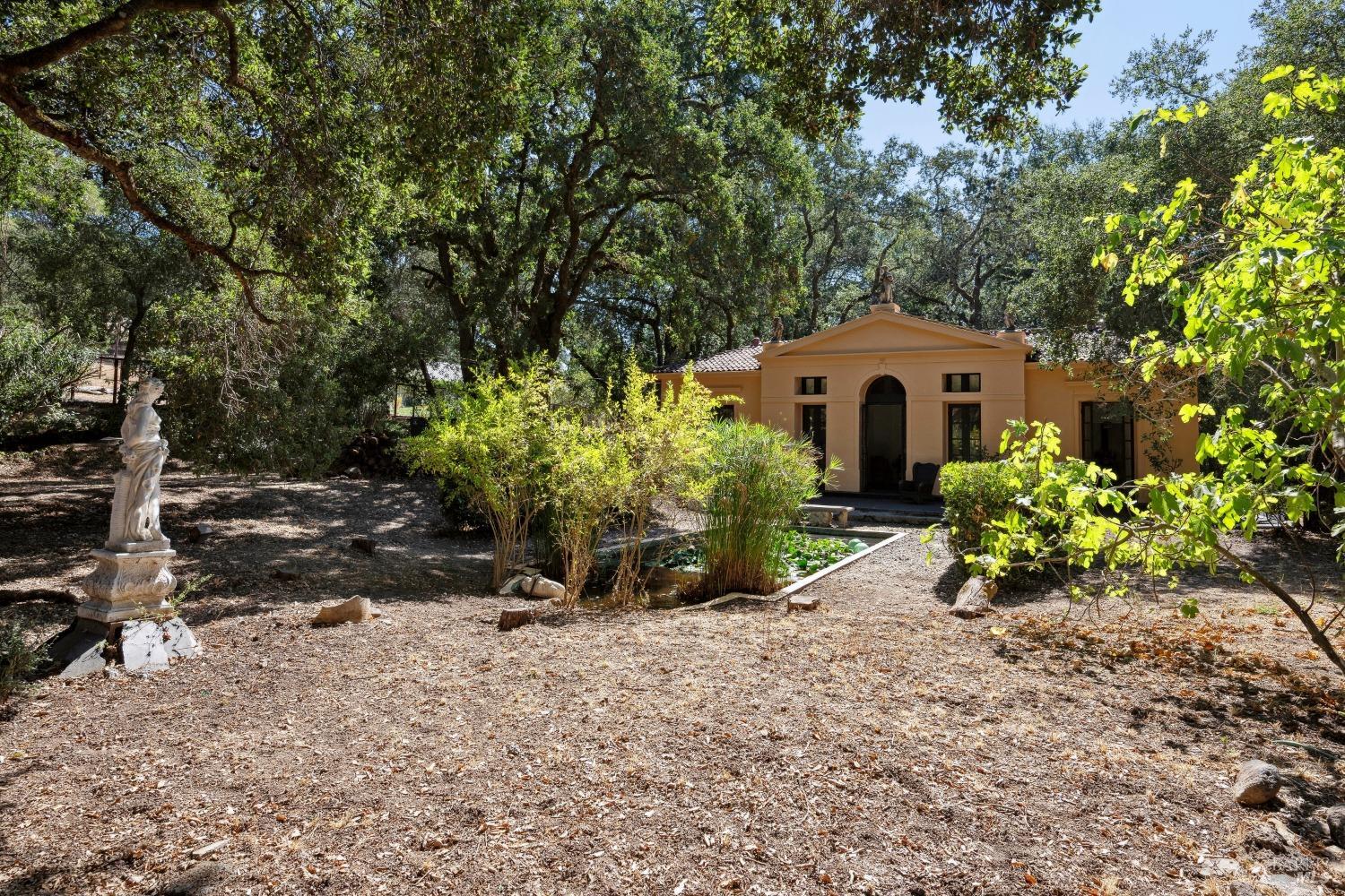 2035 Thornsberry Road