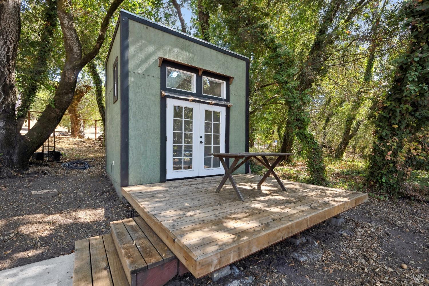 2035 Thornsberry Road