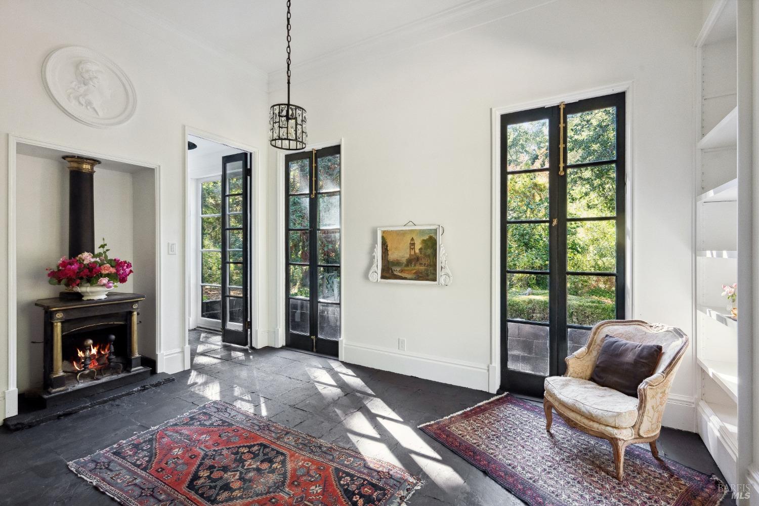 2035 Thornsberry Road