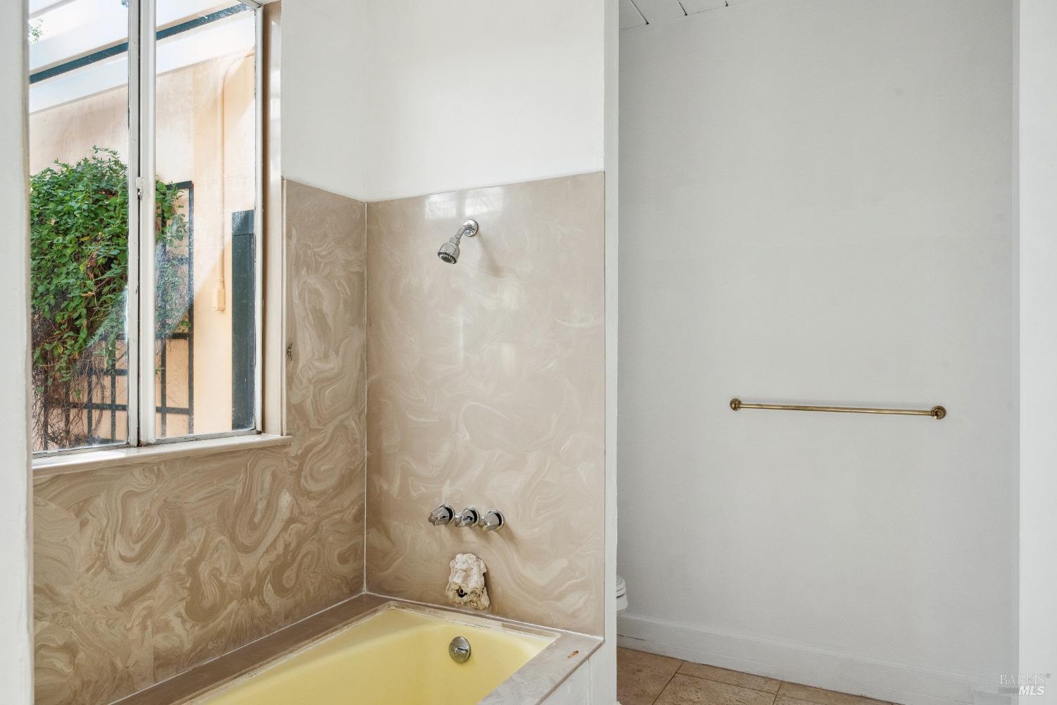 2035 Thornsberry Road