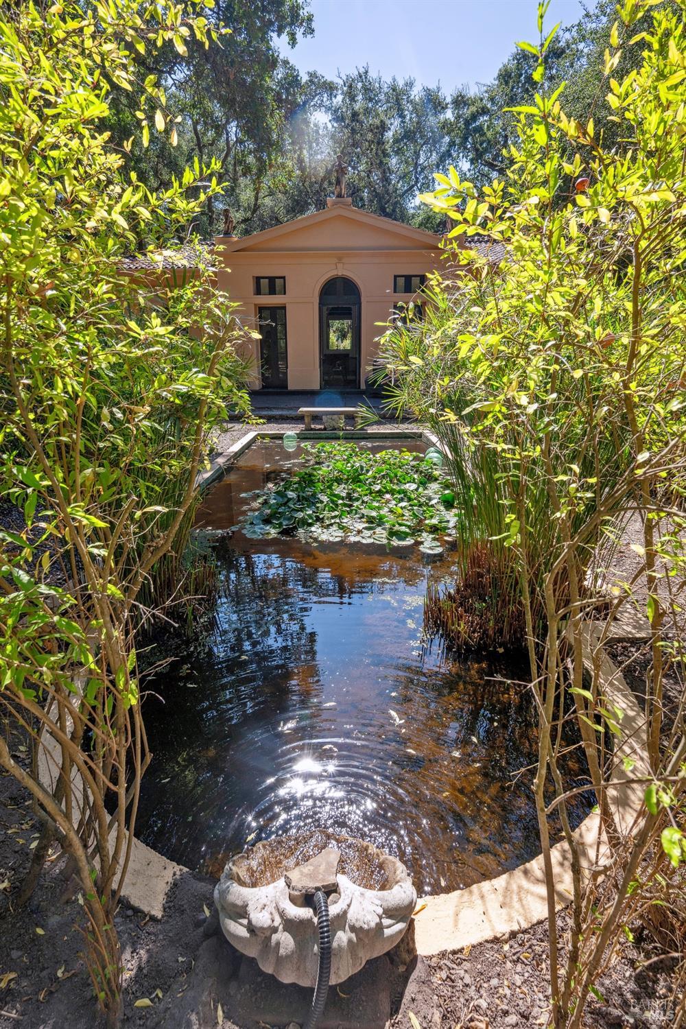 2035 Thornsberry Road