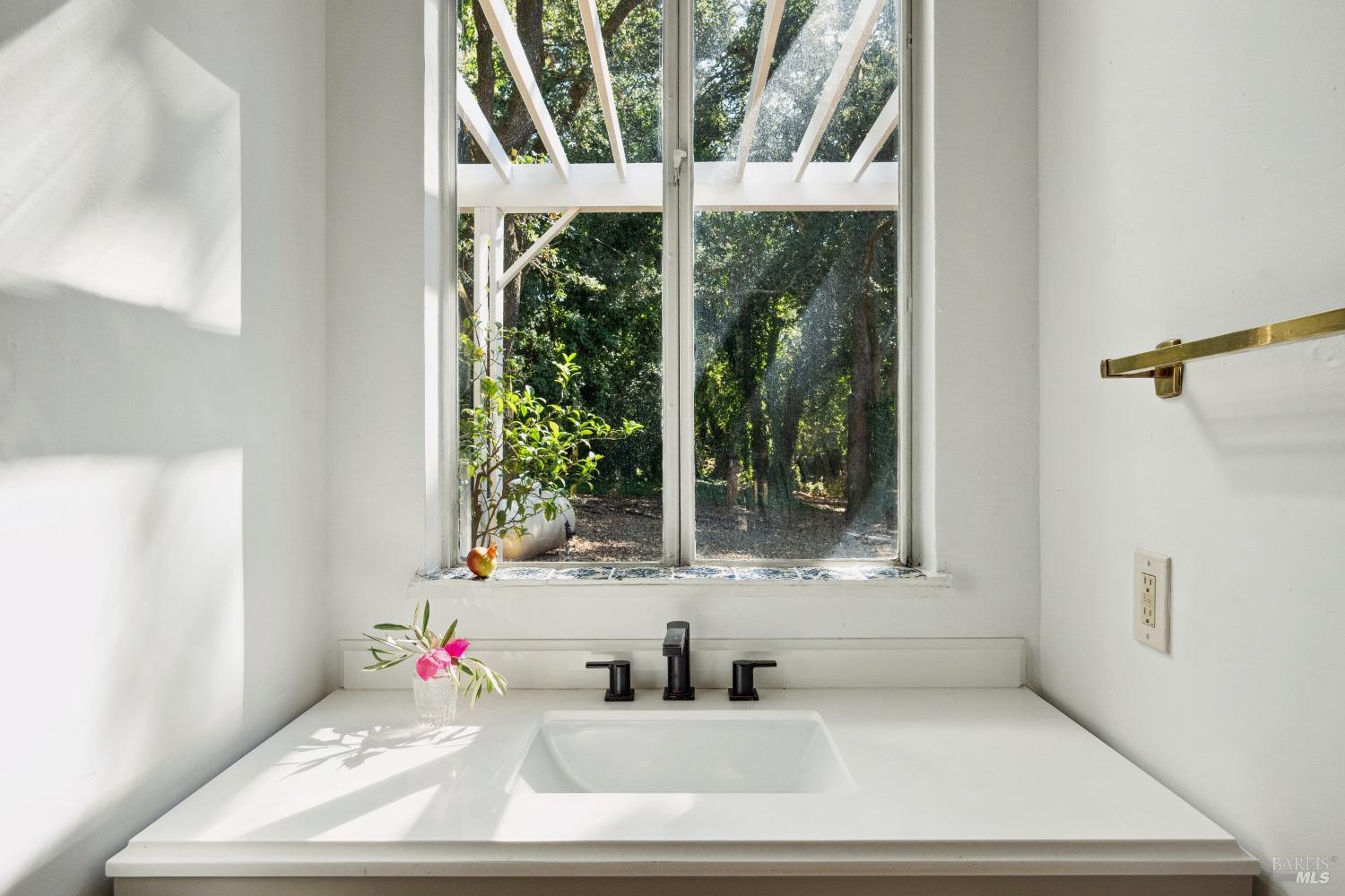 2035 Thornsberry Road