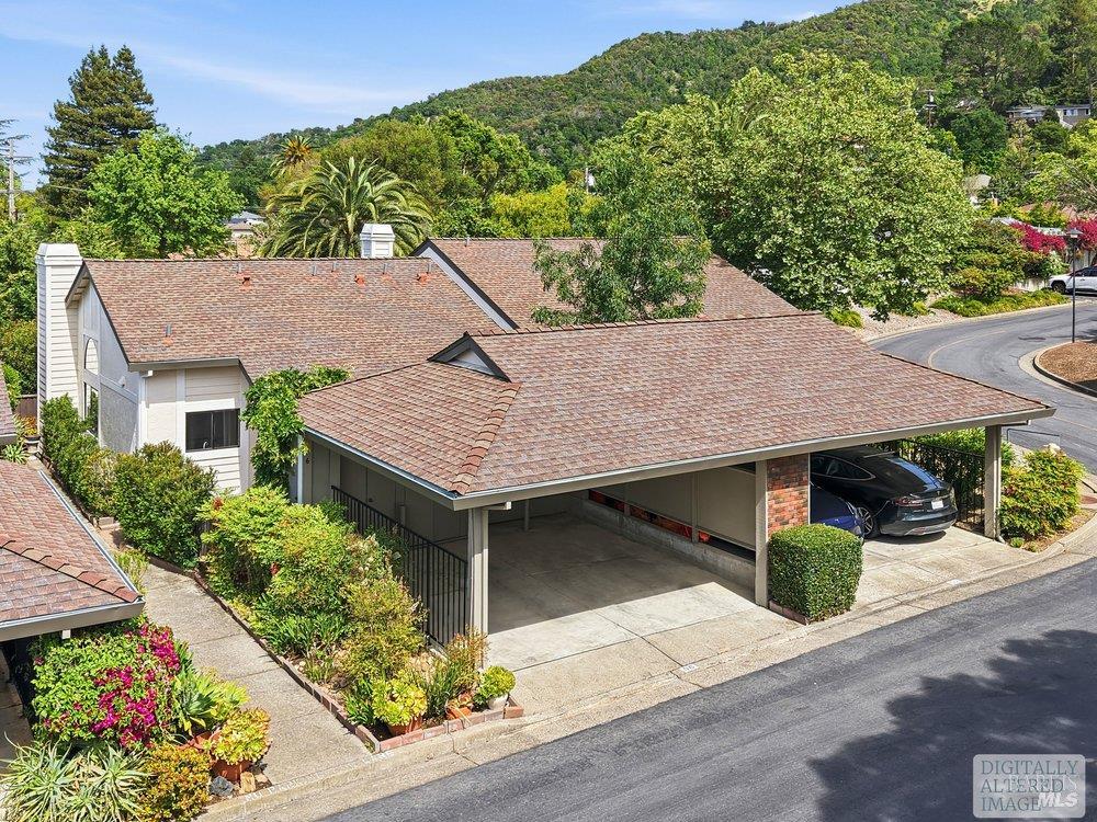 6 Village Court
