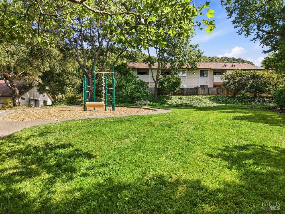 6 Village Court