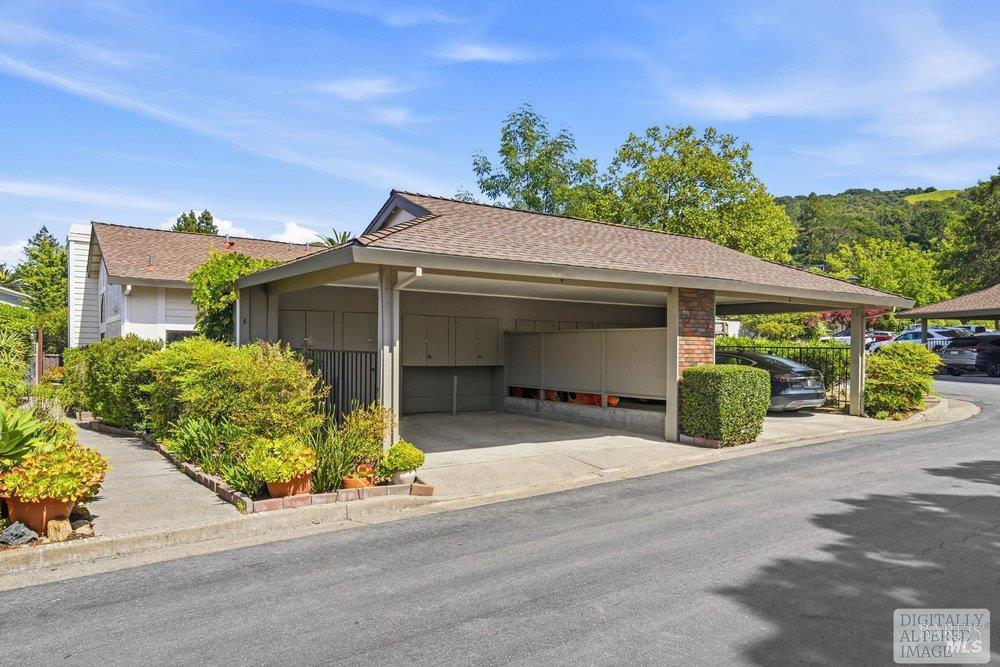 6 Village Court