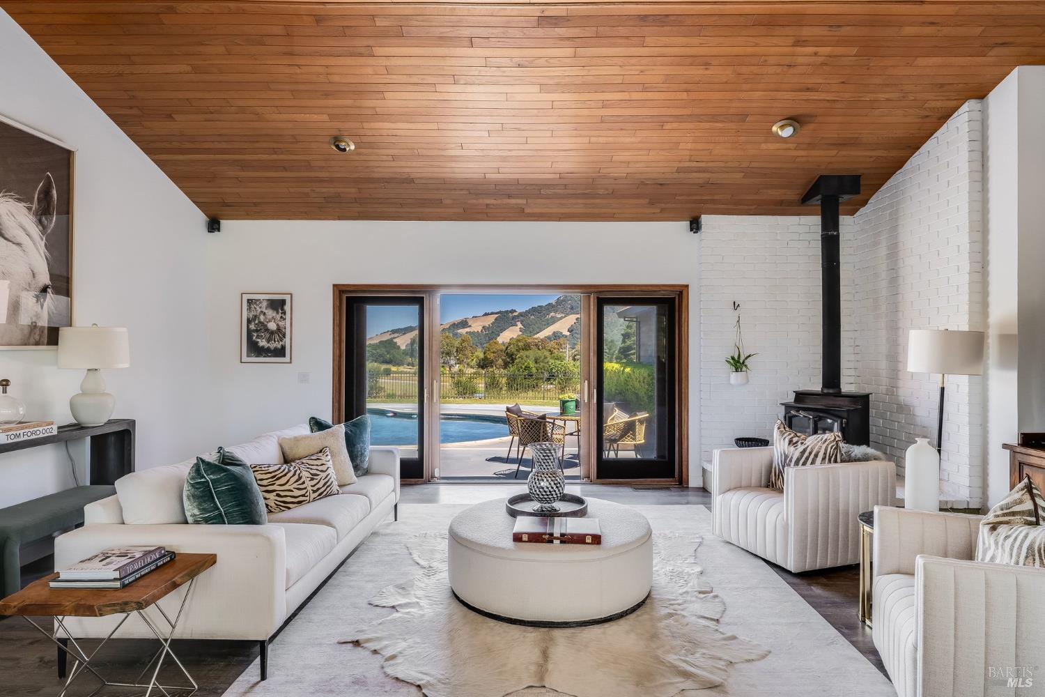 4423 La Paz Lane