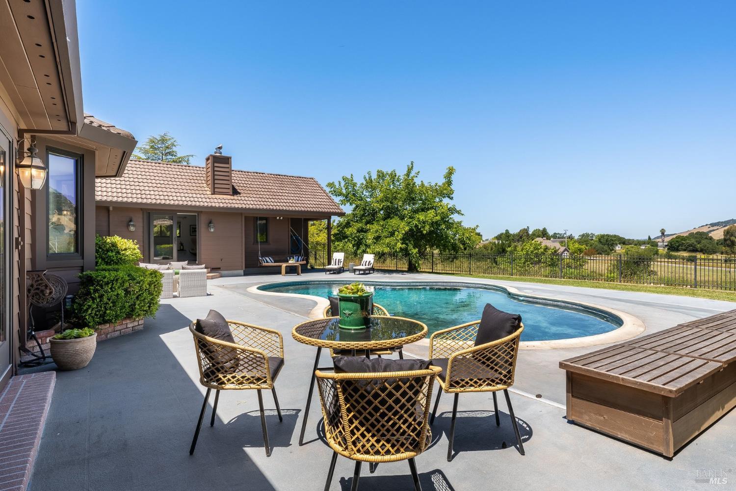 4423 La Paz Lane