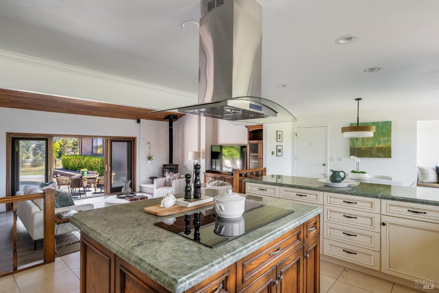 4423 La Paz Lane