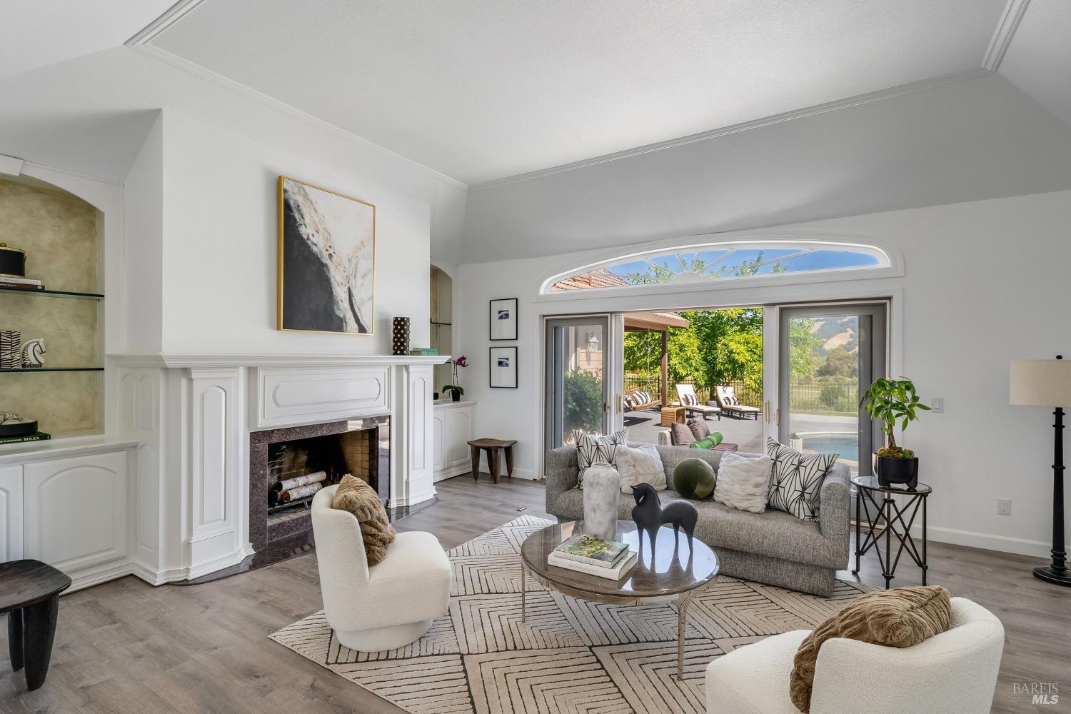 4423 La Paz Lane