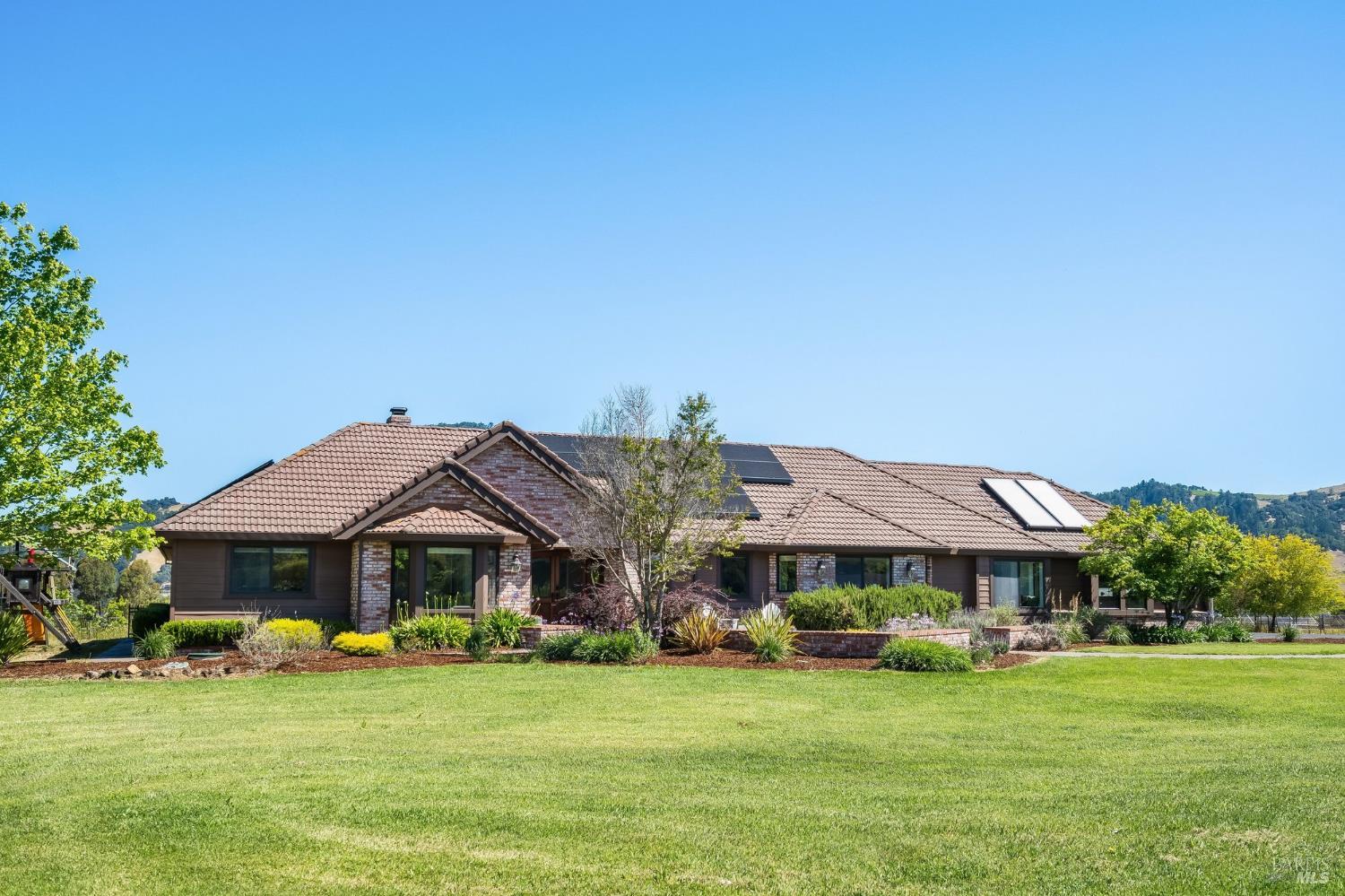 4423 La Paz Lane