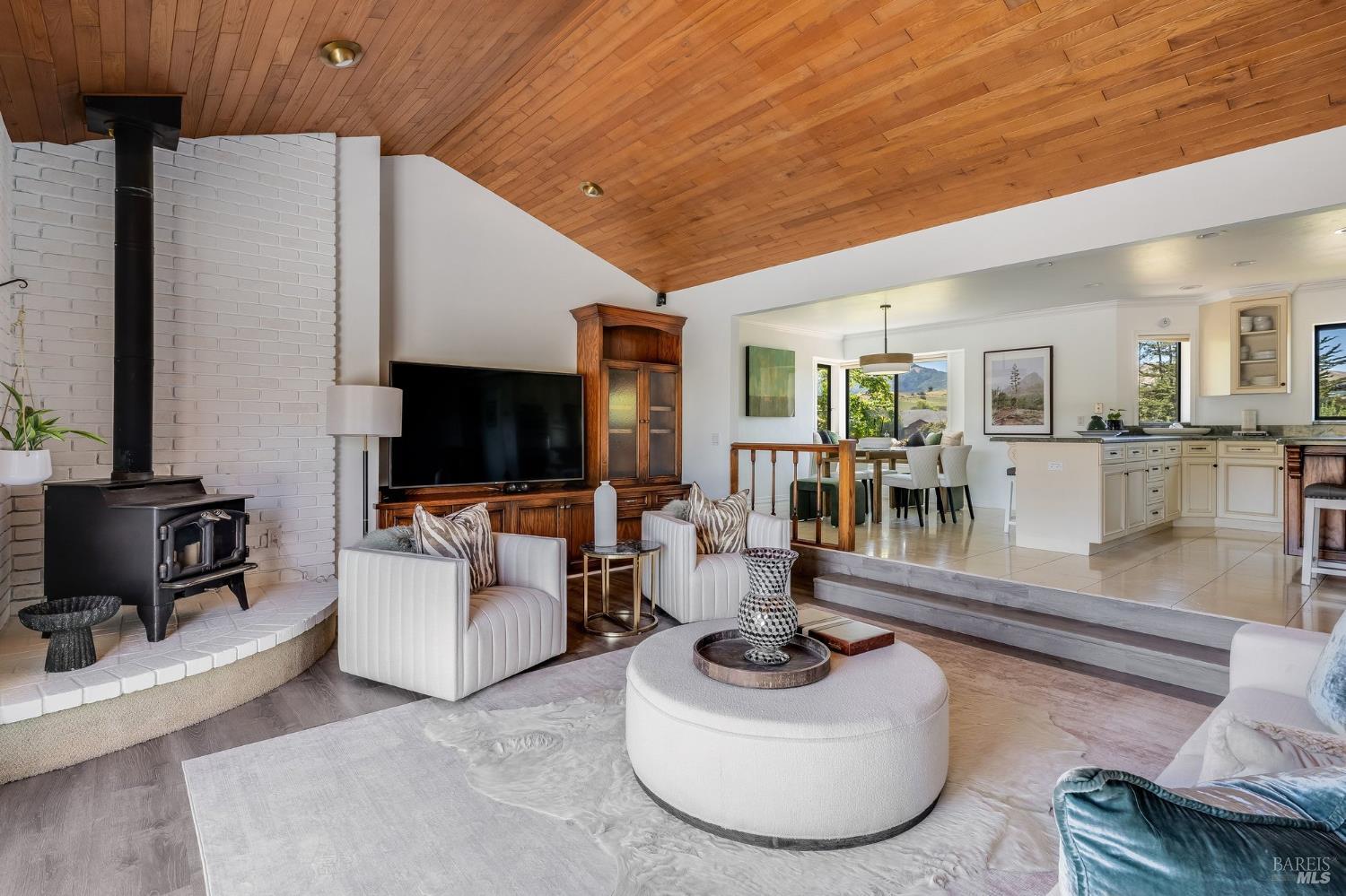 4423 La Paz Lane