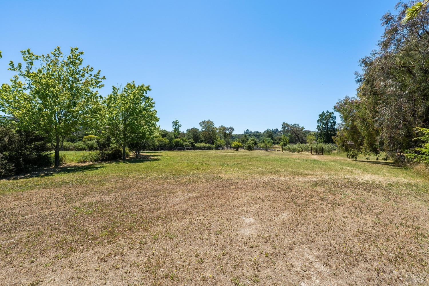 4423 La Paz Lane