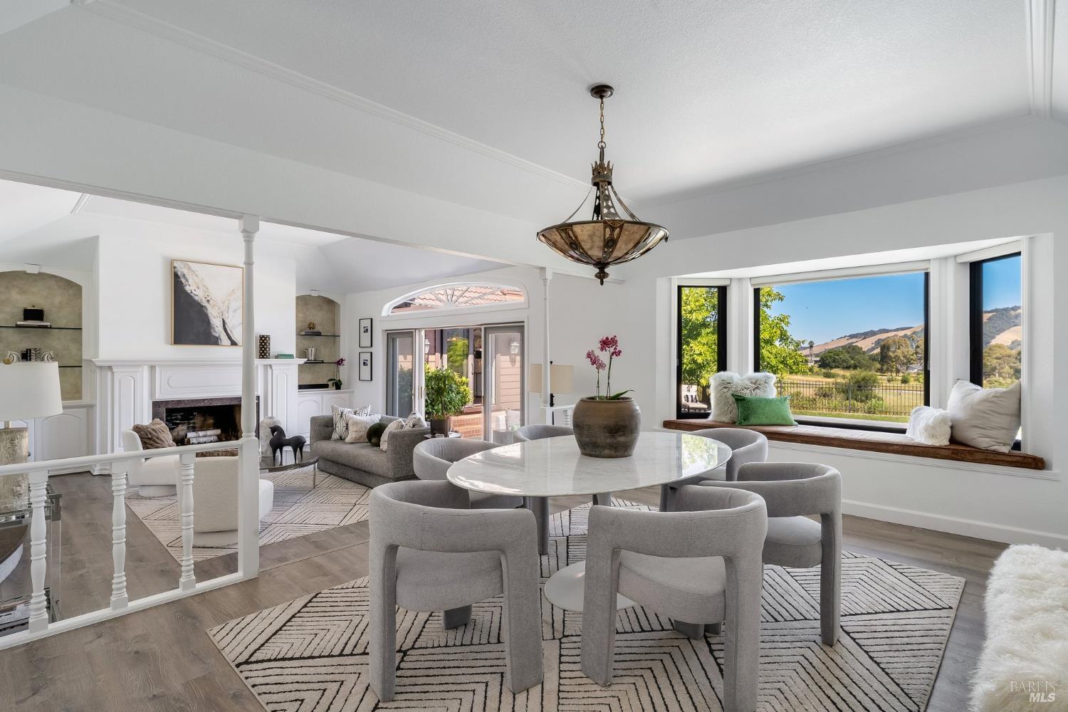 4423 La Paz Lane