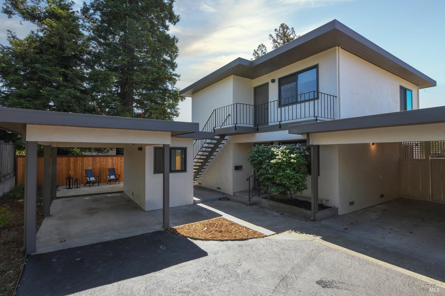 528 3rd Street W