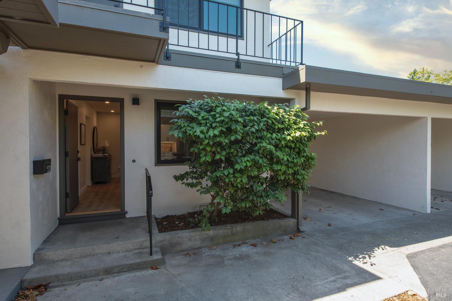 528 3rd Street W