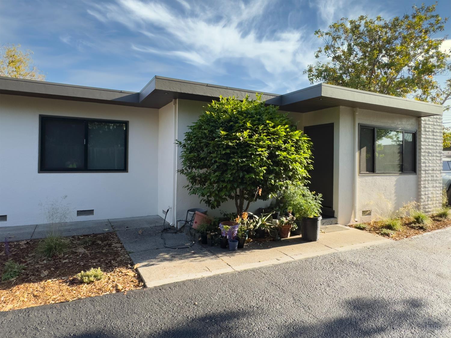 528 3rd Street W