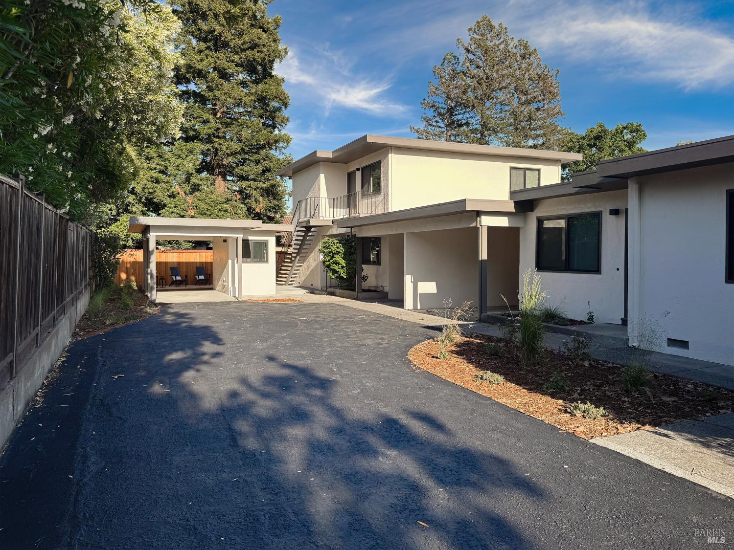 528 3rd Street W