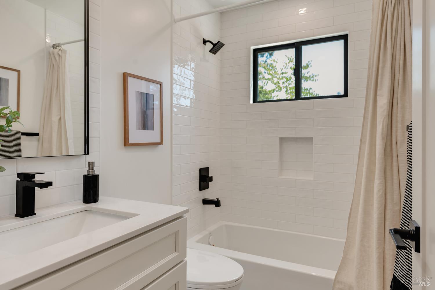 528 3rd Street W