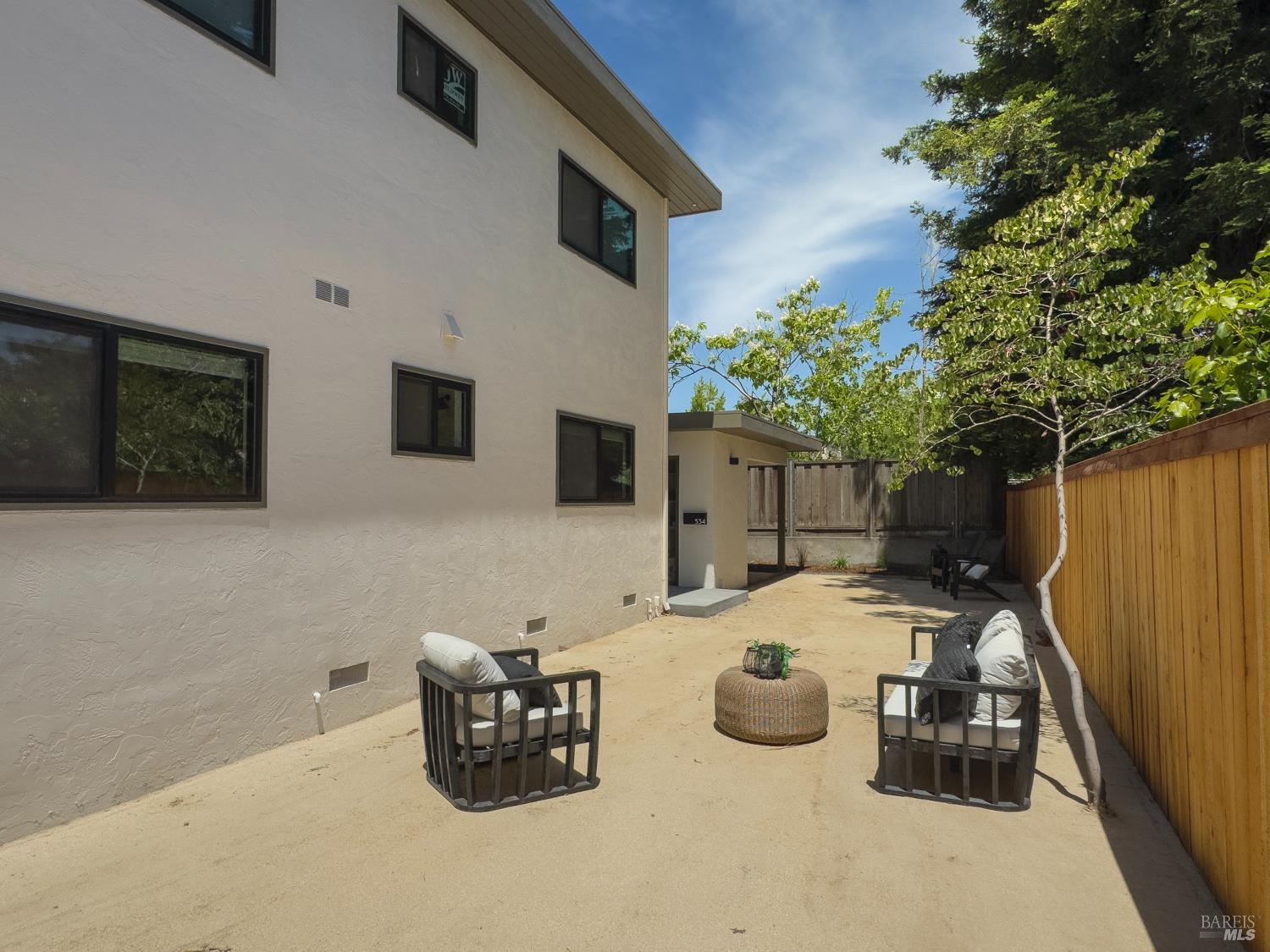 528 3rd Street W