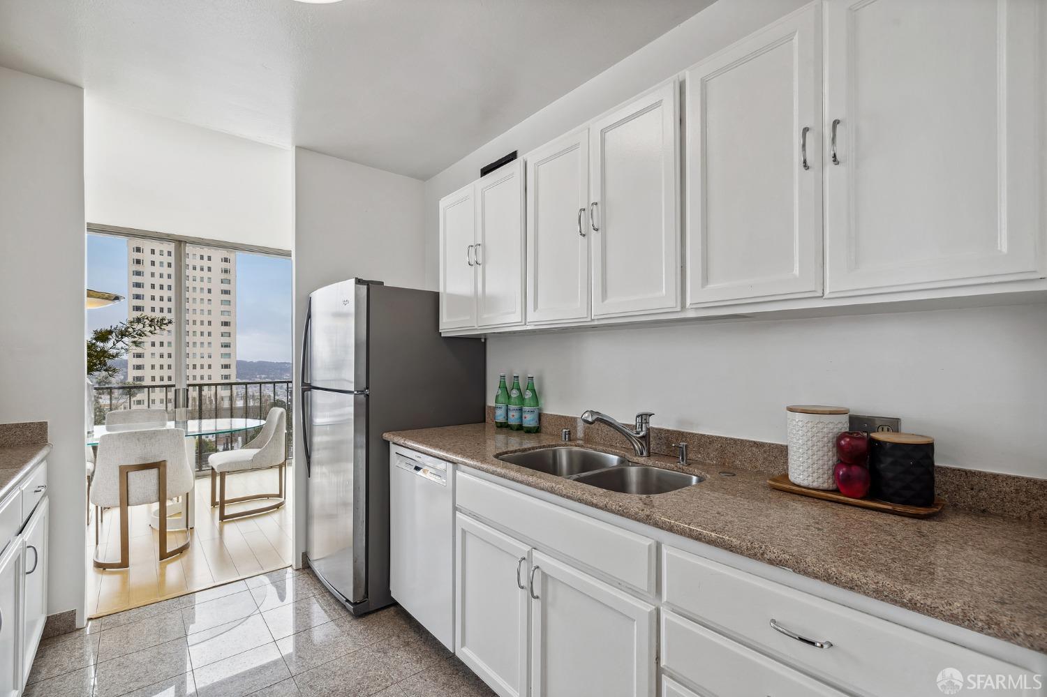 999 Green Street # 1102