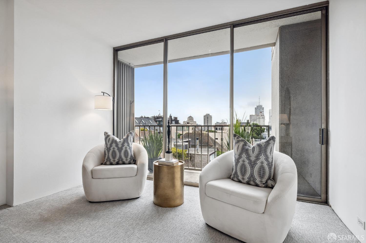 999 Green Street # 1102