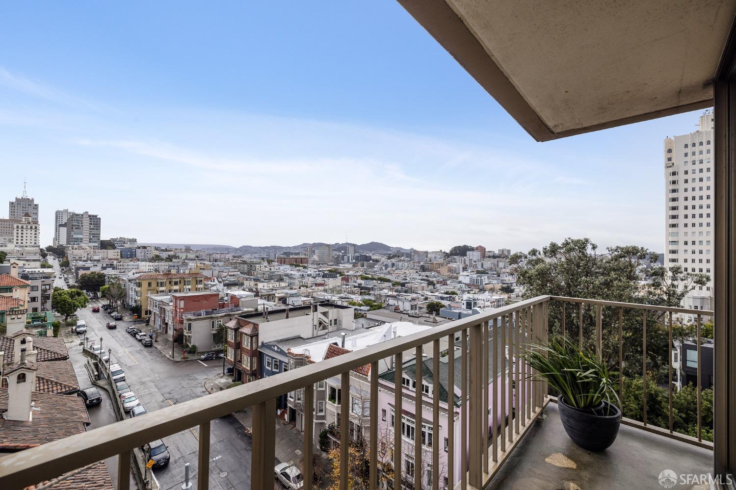 999 Green Street # 1102