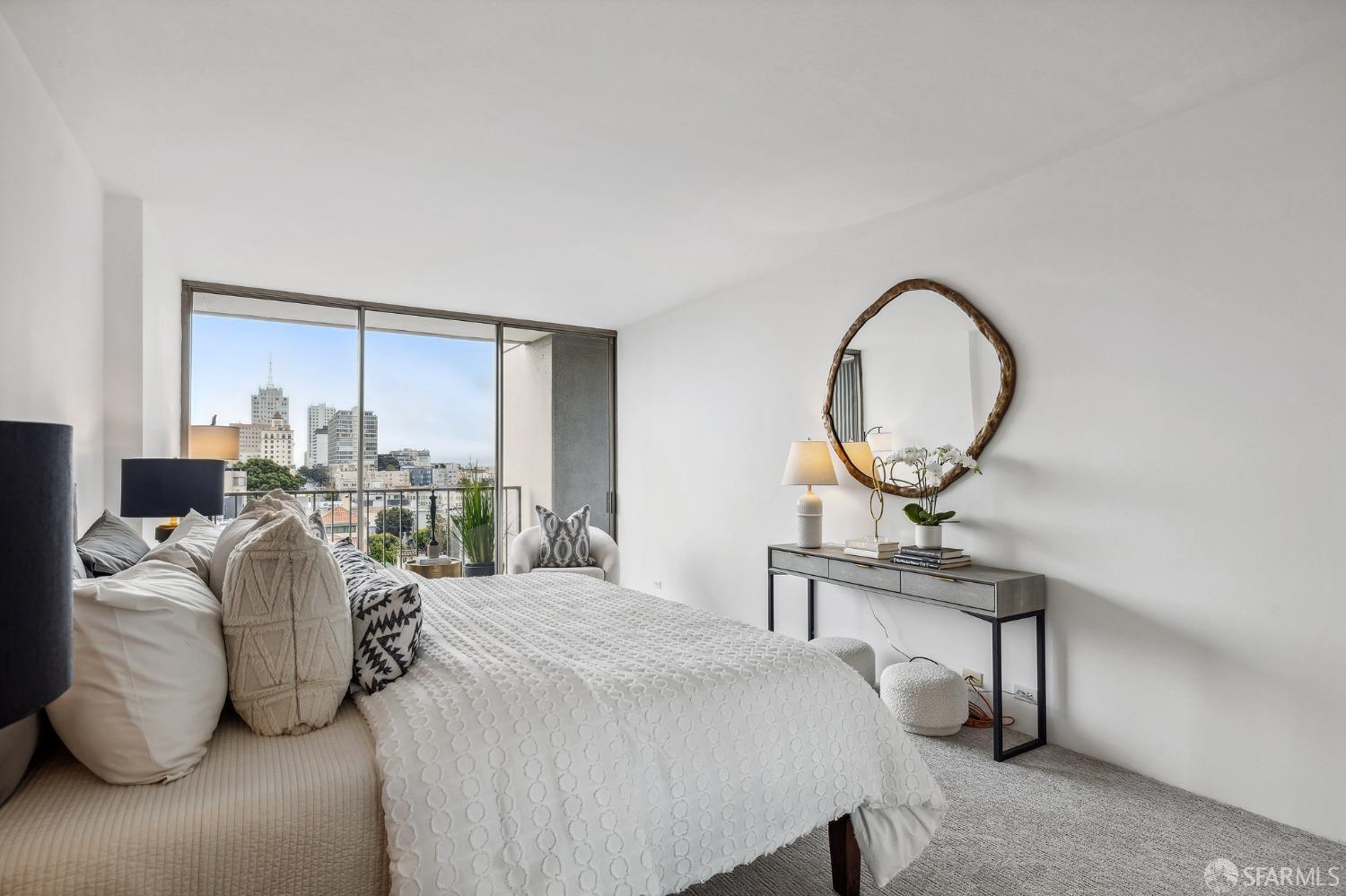 999 Green Street # 1102