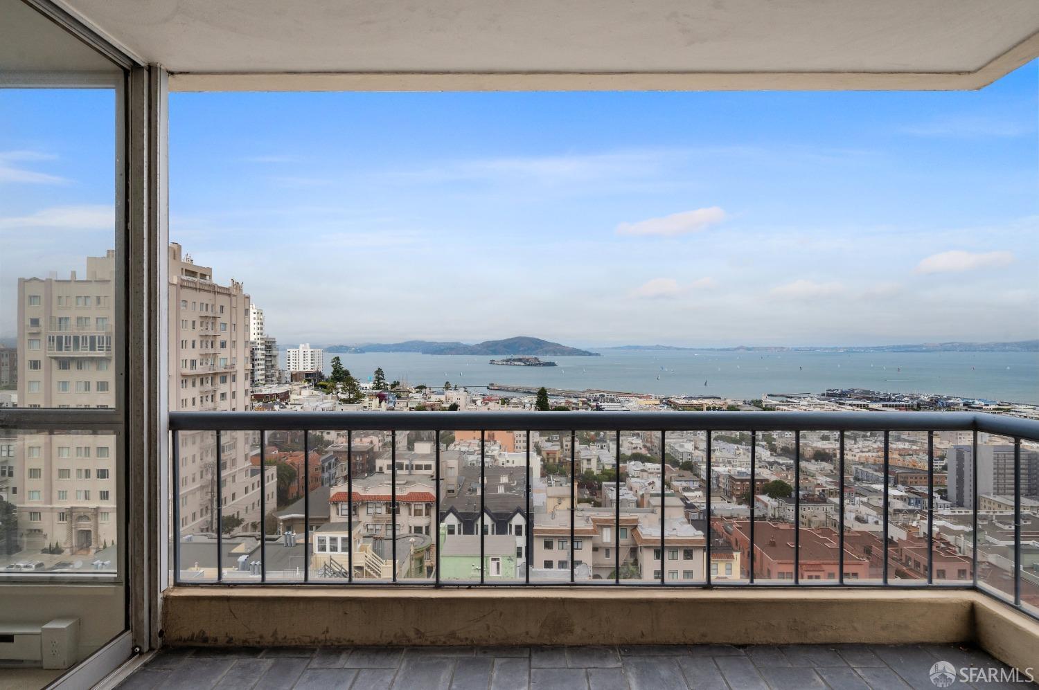 1070 Green Street # 601