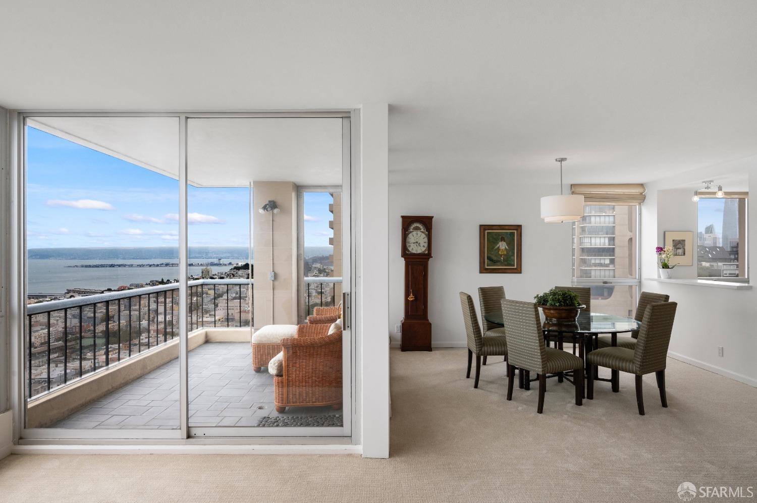 1070 Green Street # 601