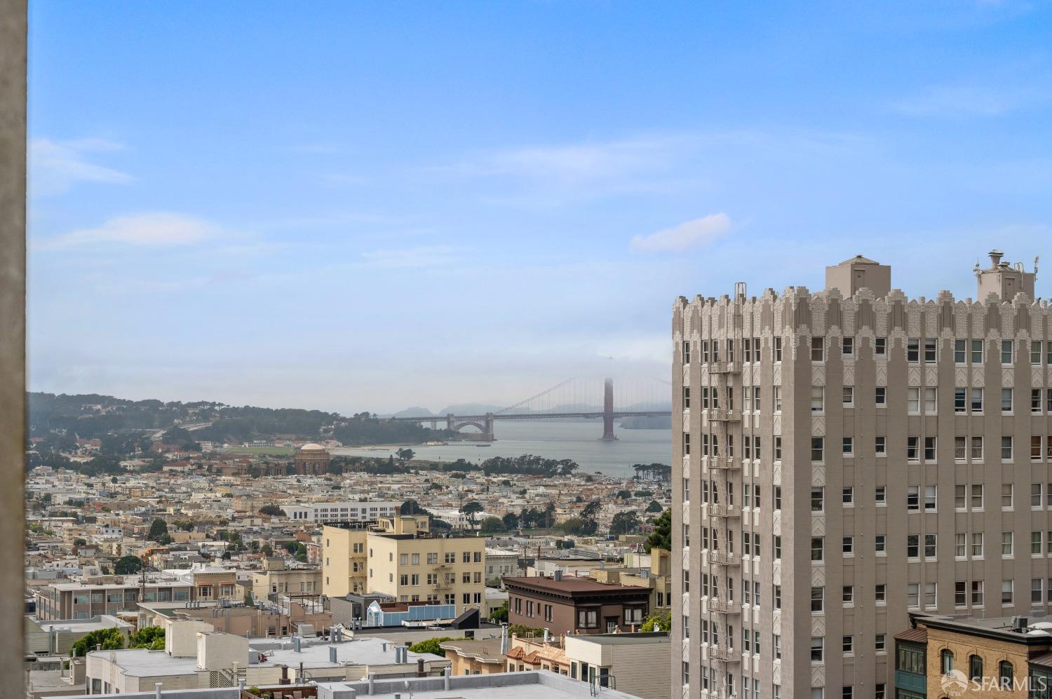 1070 Green Street # 601