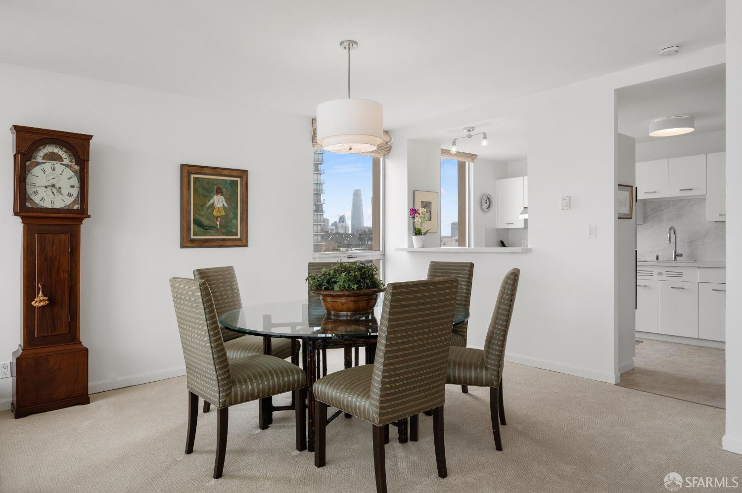 1070 Green Street # 601