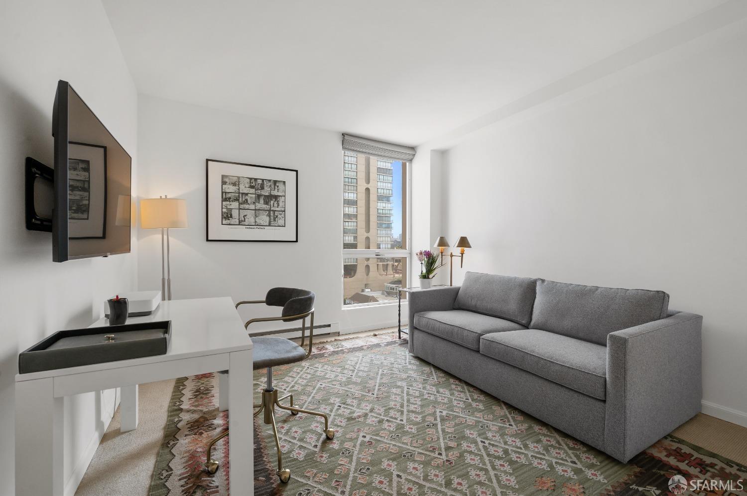 1070 Green Street # 601