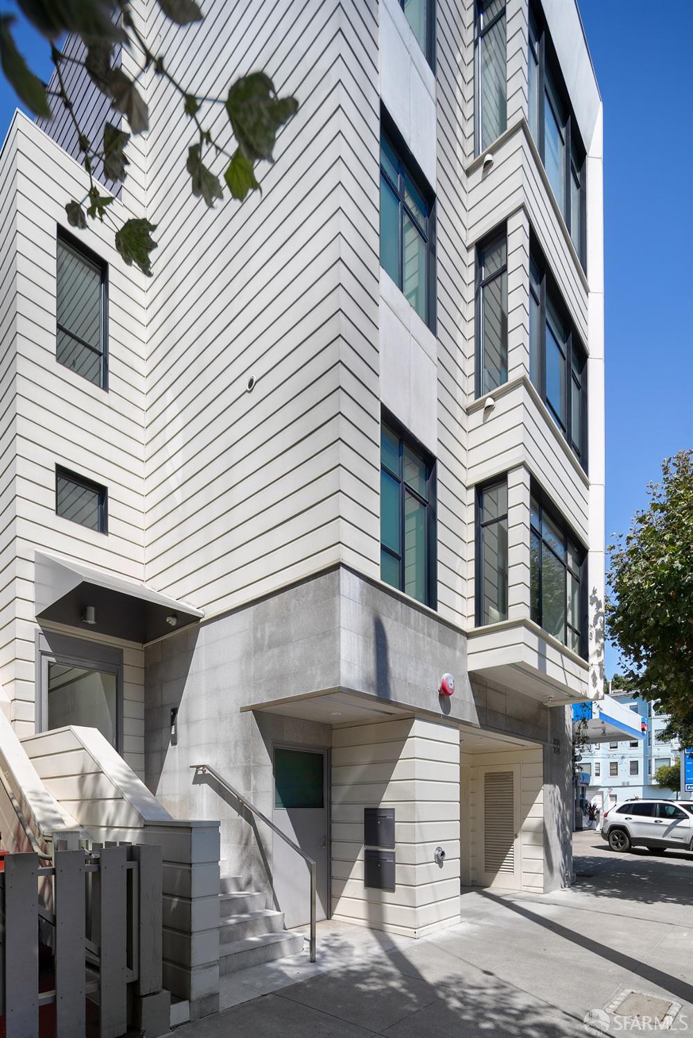 2526 California Street