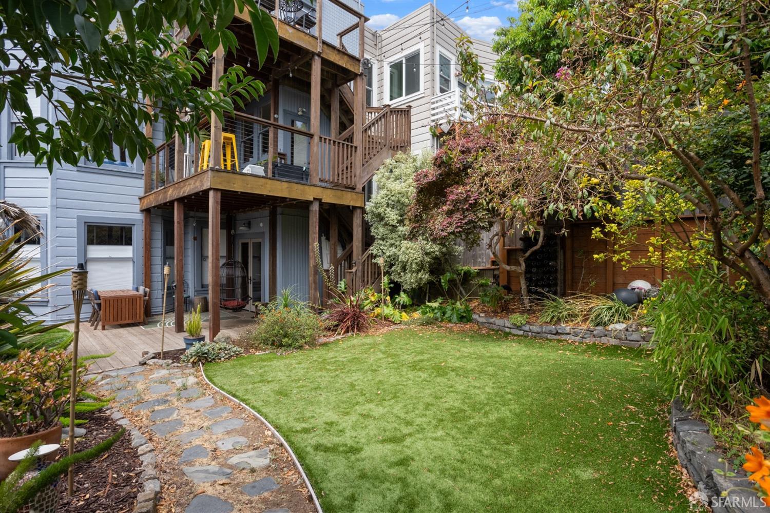 833 Dolores Street