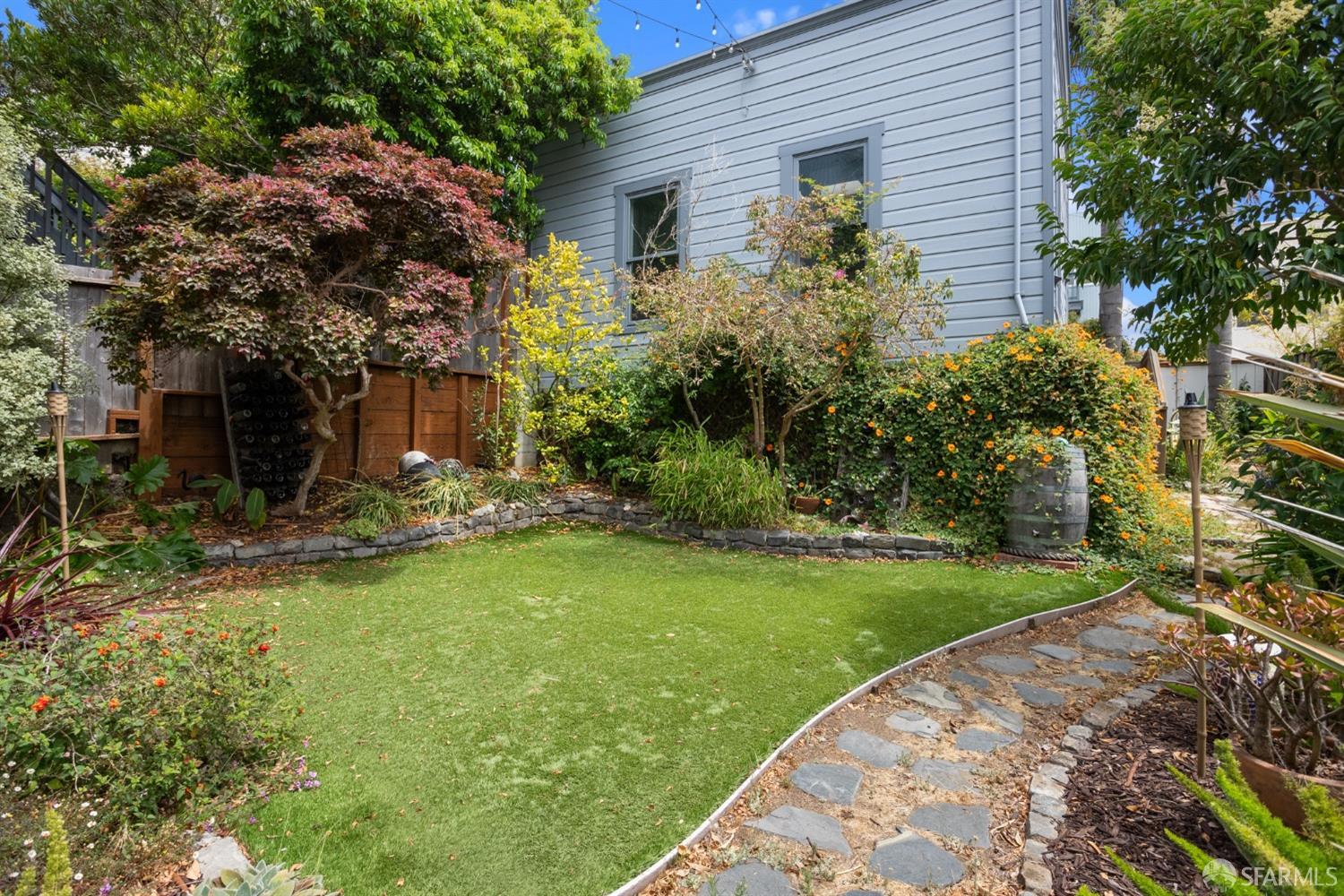 833 Dolores Street