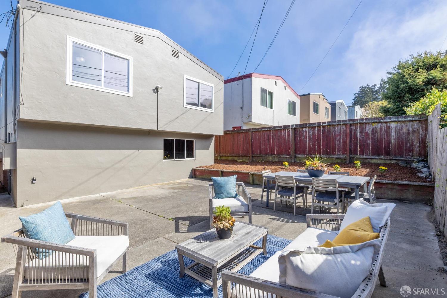 668 Saint Francis Boulevard