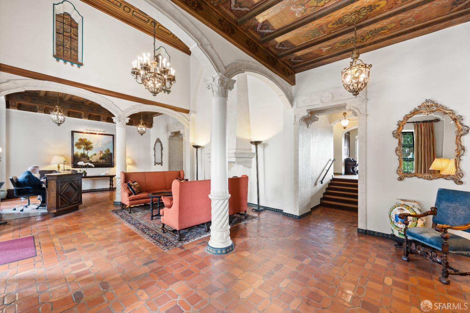 1201 California Street # 207