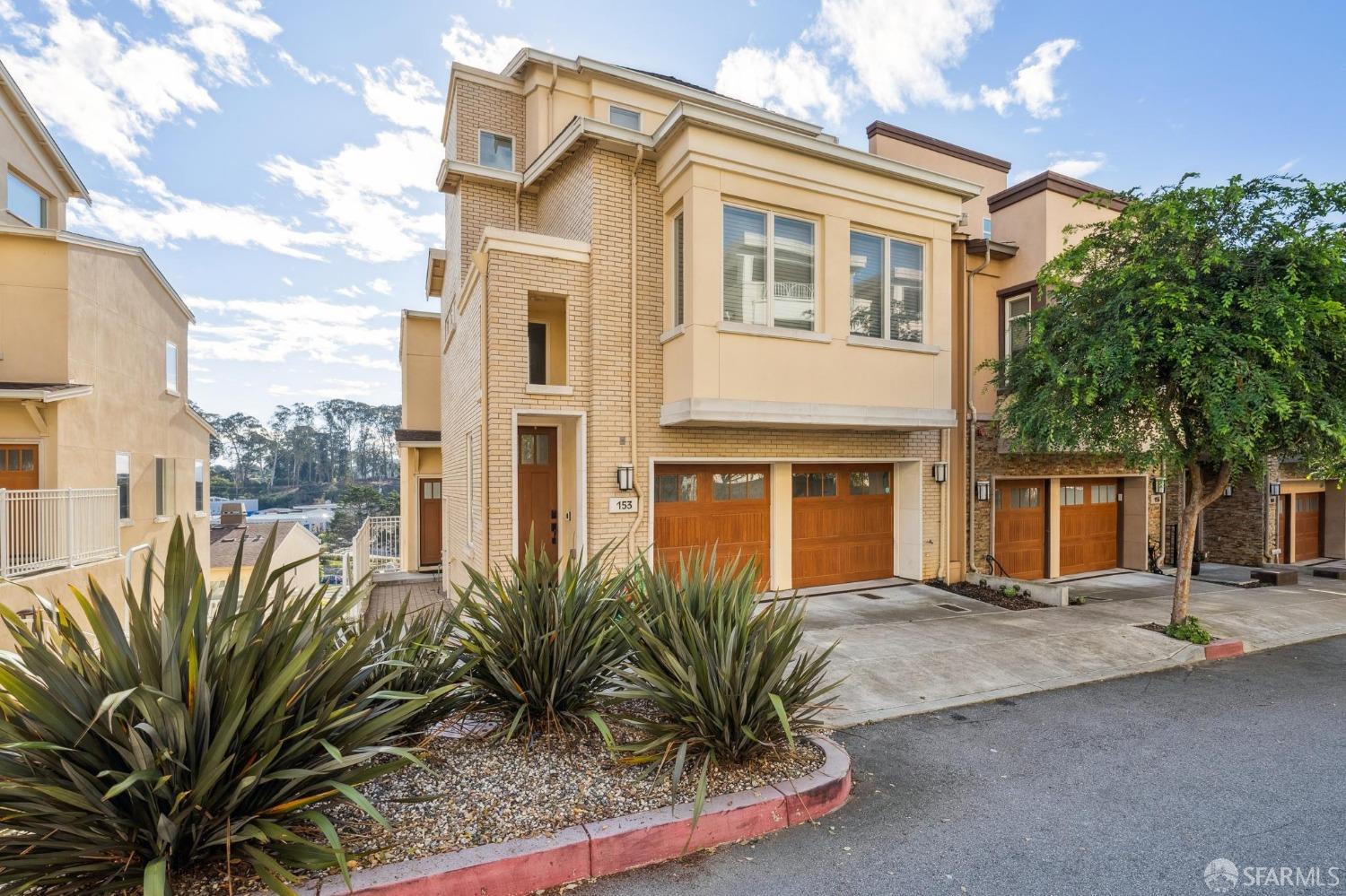 151 Summit Way