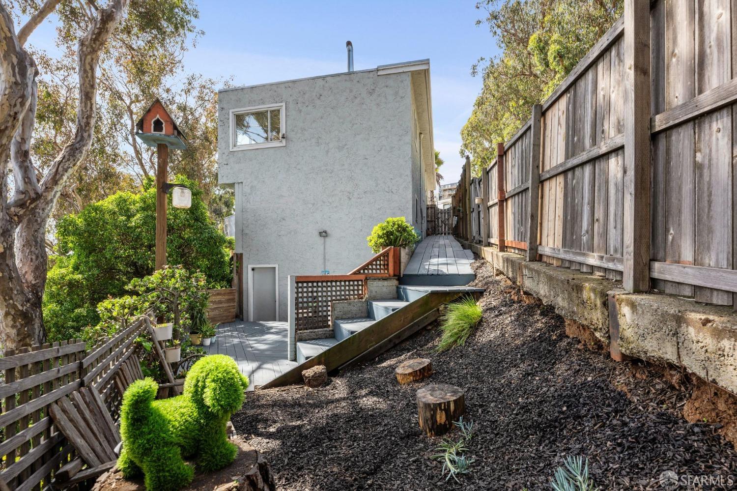 405 Holladay Avenue