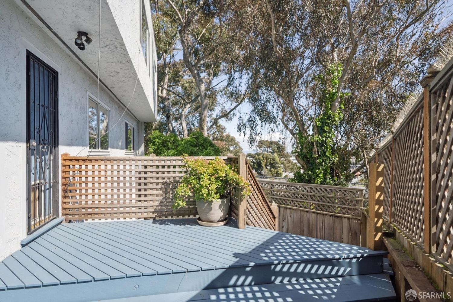 405 Holladay Avenue
