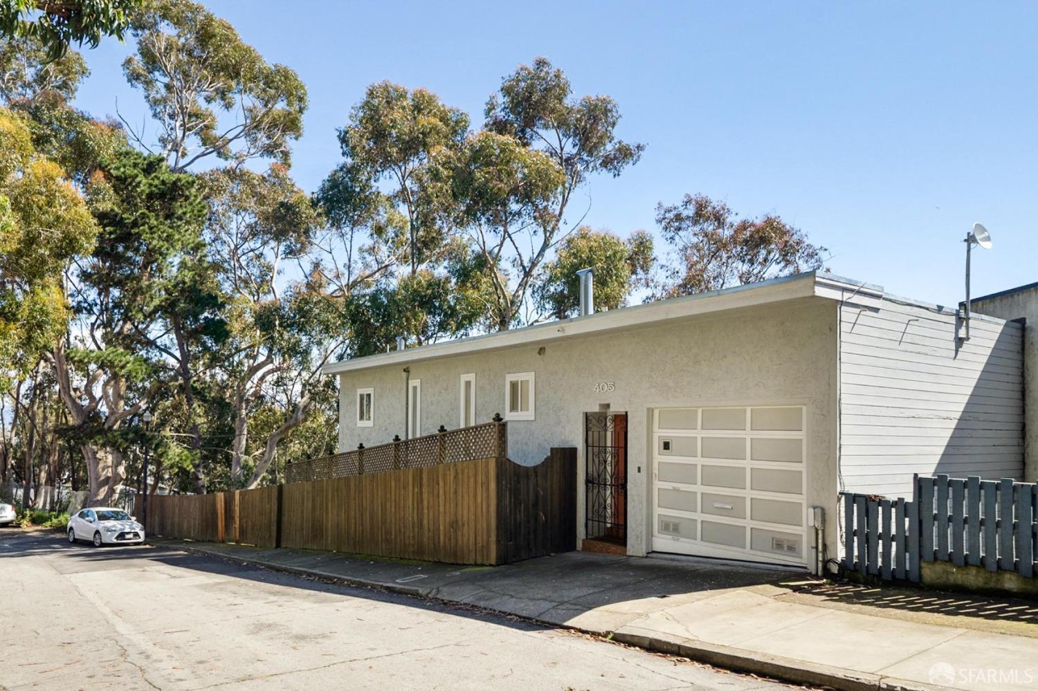 405 Holladay Avenue