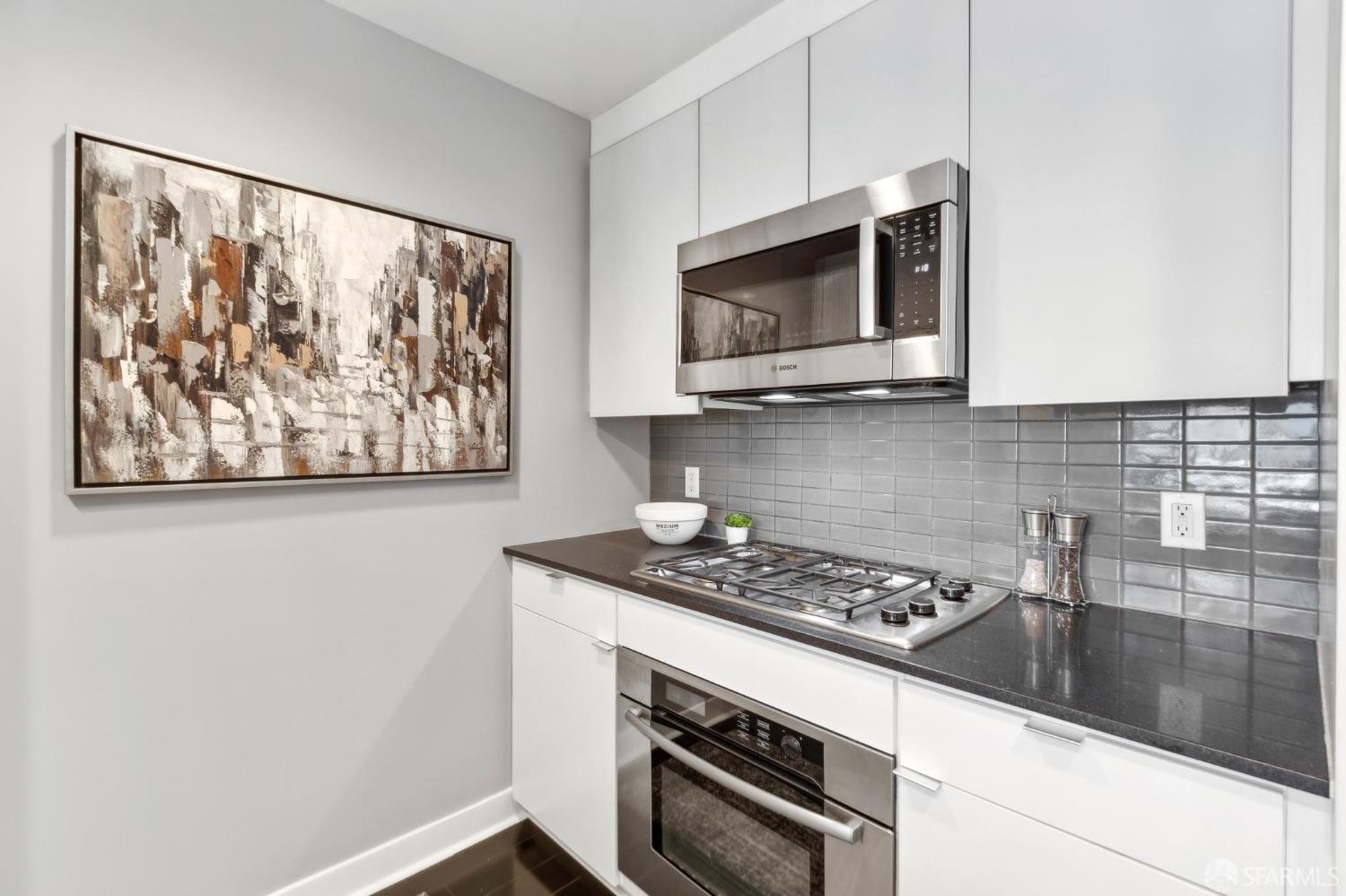 501 Beale Street # 18E
