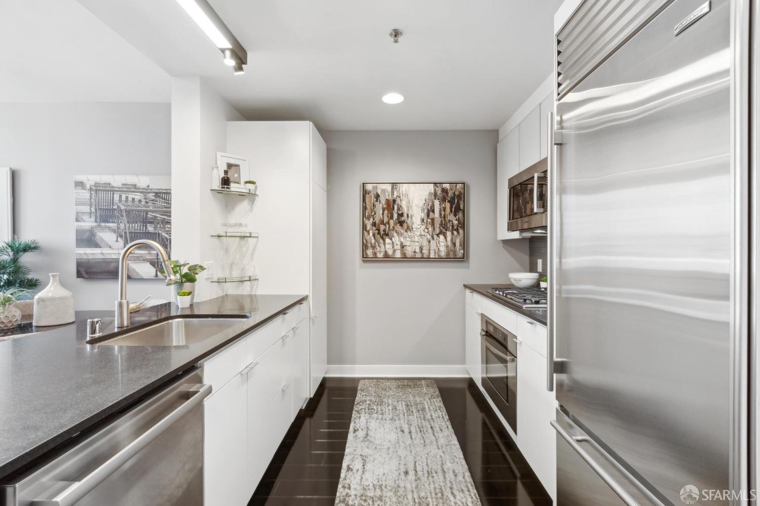 501 Beale Street # 18E