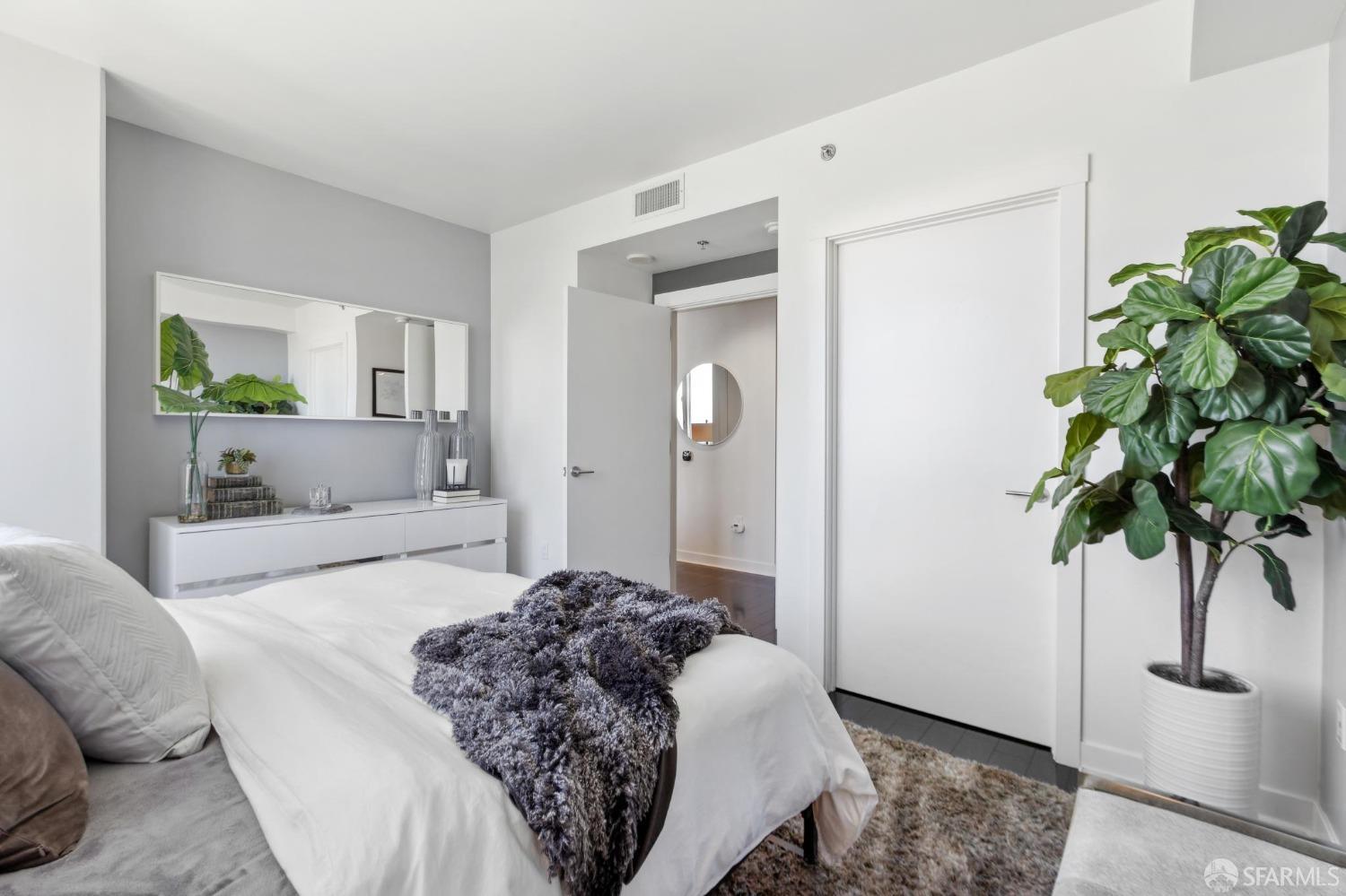 501 Beale Street # 18E