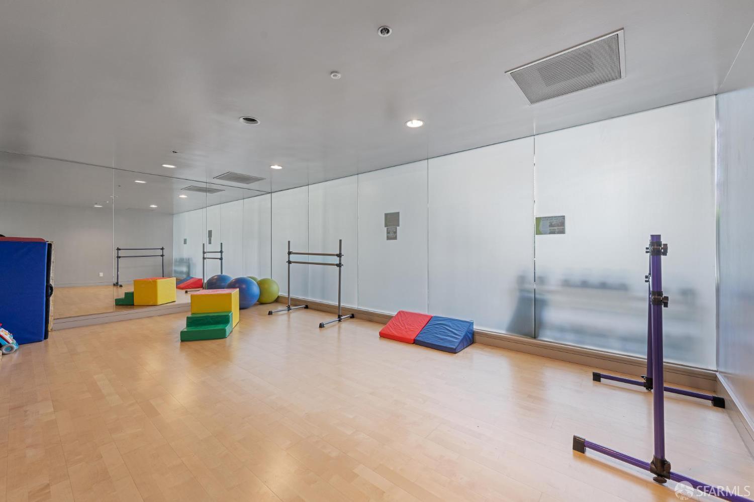 1388 Gough Street # 1001